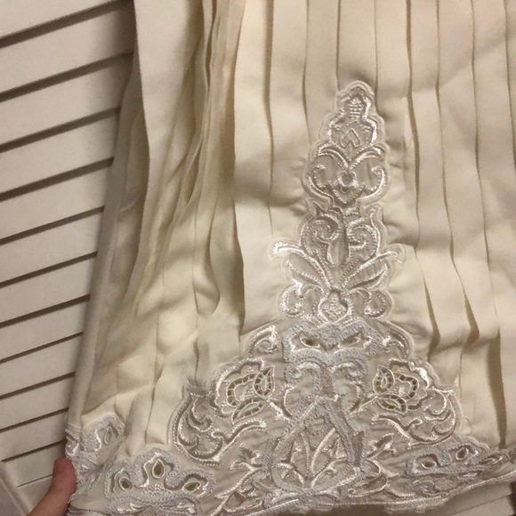 Parker NWT ivory pleated embroidered detail dress - Picture 3 of 6